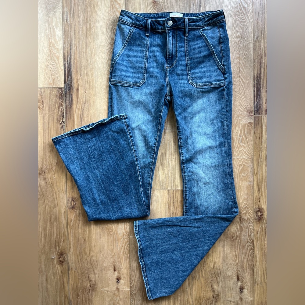 Driftwood Farrah Flare Jeans — Medium Indigo Heritage Wash Size 28 x 31